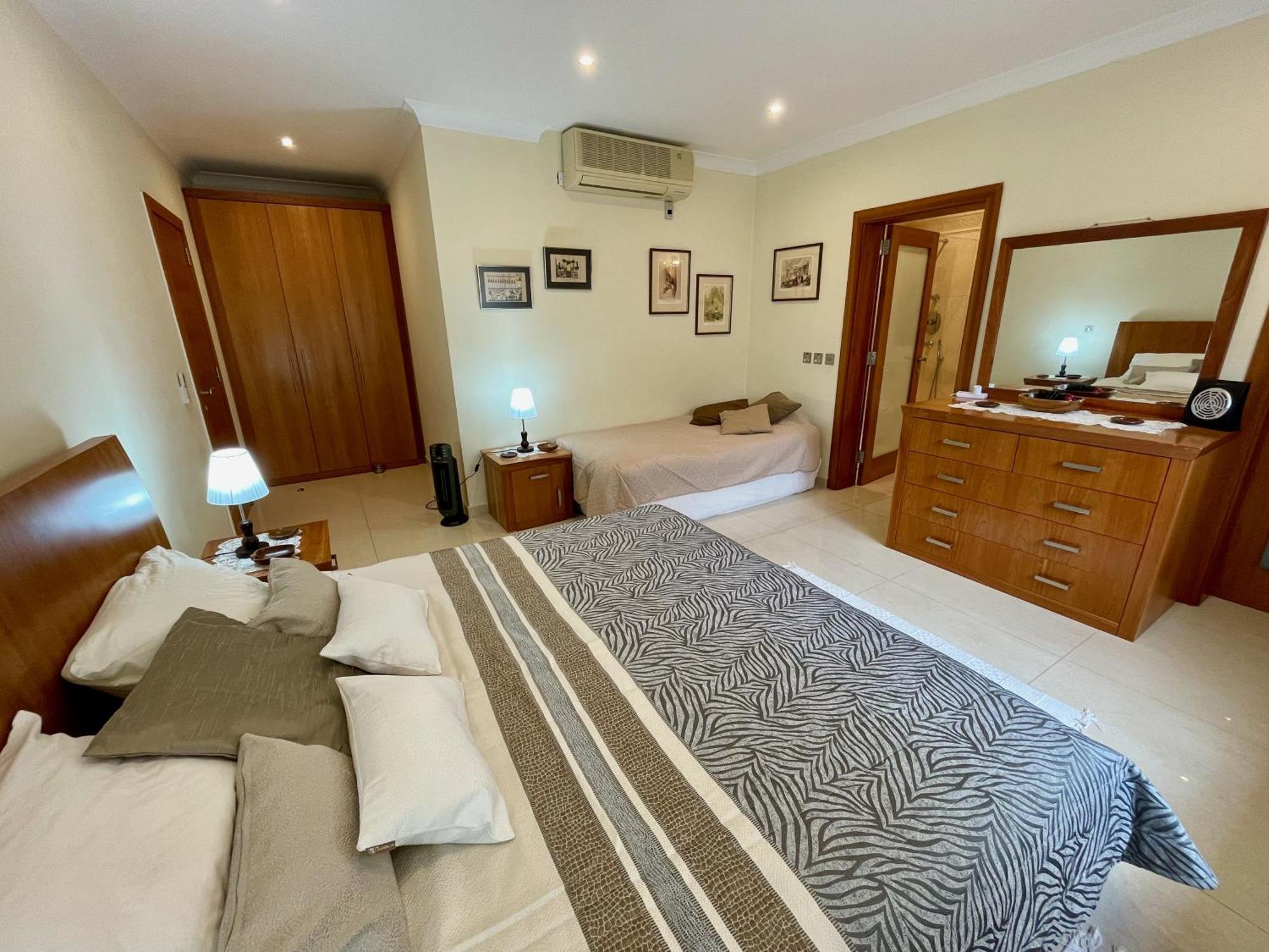 Spacious Luxurious Apartment With Seaview เมลลิฮา ภายนอก รูปภาพ