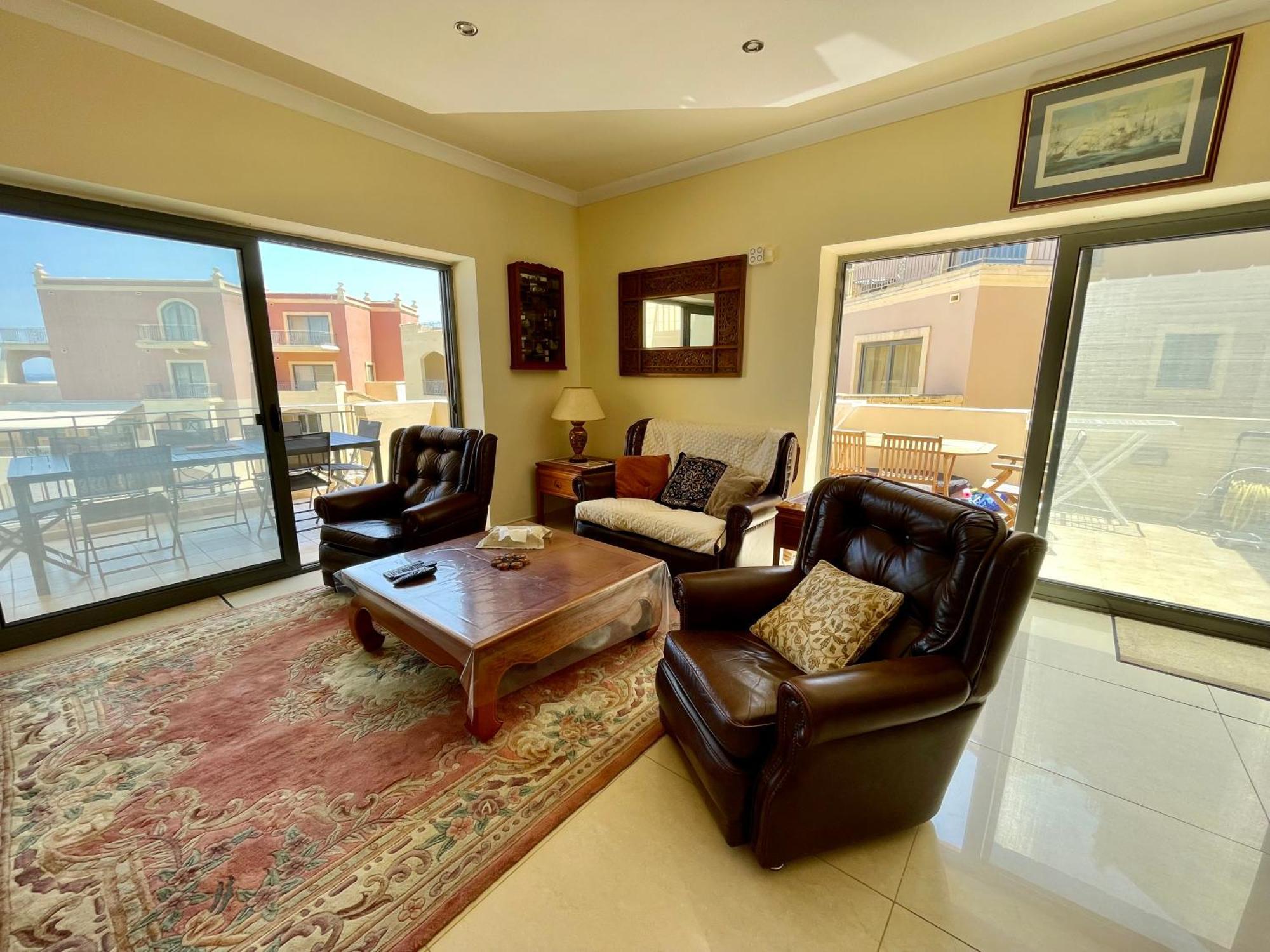 Spacious Luxurious Apartment With Seaview เมลลิฮา ภายนอก รูปภาพ